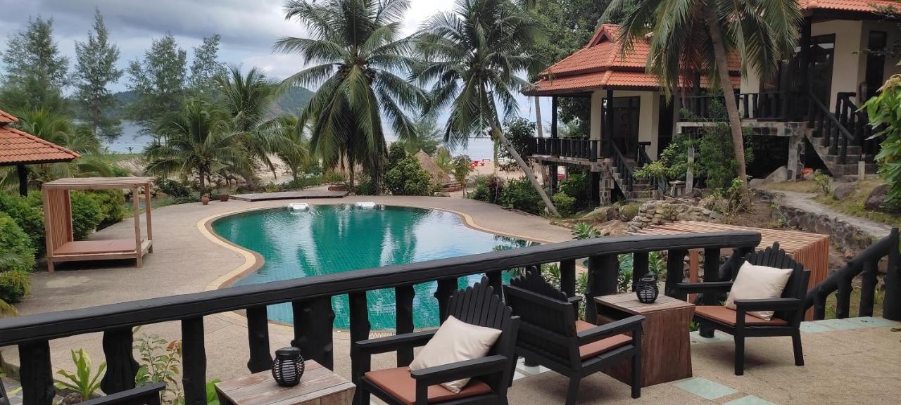 Red Pearl Beach Resort Chaloklum Exterior photo